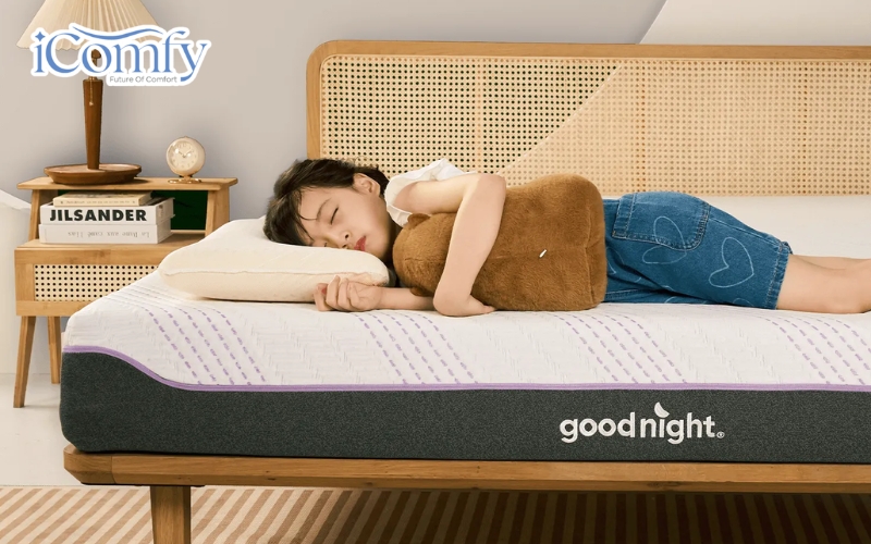 Một chiếc nệm foam 1m sẽ là lựa chọn phù hợp để bé có một không gian riêng thoải mái 
