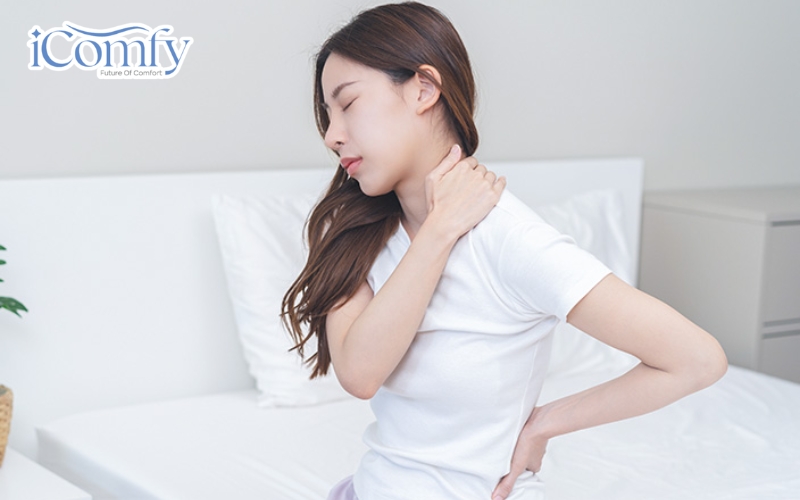 Nên nằm gối cao hay thấp để tránh đau mỏi vai gáy và đột quỵ? 3 Gối cao khiến đau vai gáy và mỏi lưng sau khi thức dậy