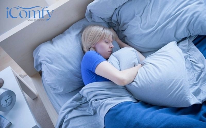 Gối bông gòn phù hợp với những ai có thói quen ôm gối đi ngủ