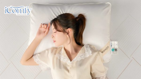 Có nên nằm gối bông gòn? Ưu, nhược điểm và cách trị xẹp, ố vàng