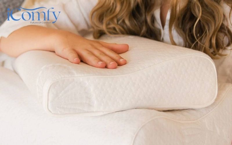 Hướng dẫn cách lựa chọn gối công thái học chuẩn nhất 7 Sử dụng gối công thái học có thể giúp cải thiện lưu thông máu do gối có khả năng hỗ trợ vùng cổ và giảm căng cơ