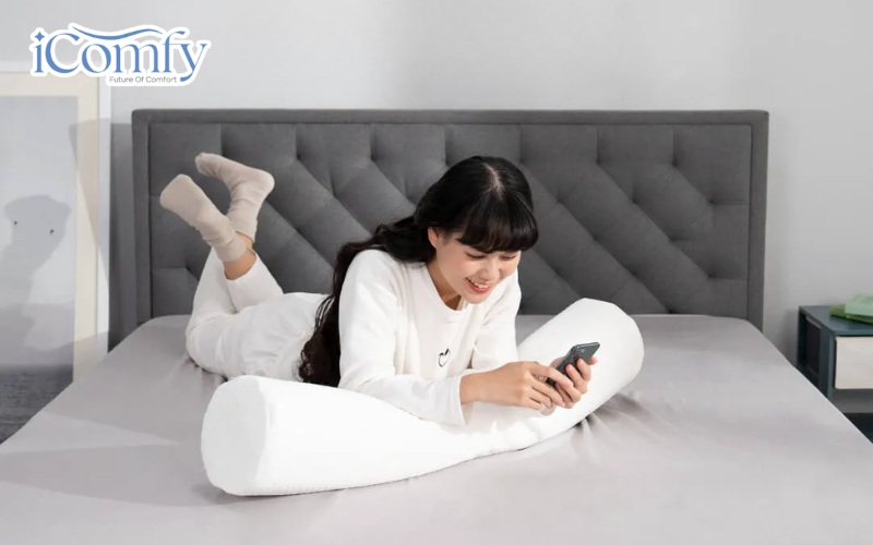 Cảm giác ôm một chiếc gối dài mang lại sự ấm áp và an toàn giống như đang được ôm ấp
