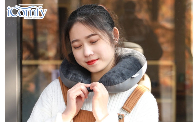 Gối chữ U có thể được đeo theo hai cách khác nhau