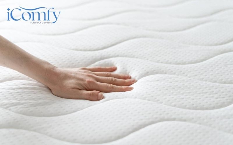 Kinh nghiệm mua nệm foam phù hợp, gợi ý mẫu nệm đáng mua 5 Gợi ý cách kiểm tra độ đàn hồi và khả năng nâng đỡ của nệm