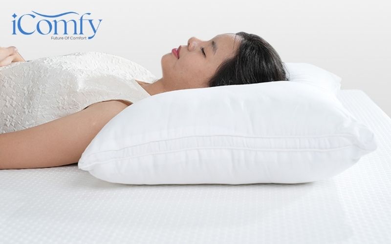 Hướng dẫn nằm gối đúng cách để “ngủ ngon - ngủ khỏe” 7 Chất liệu chính của gối là lông vũ, tạo nên độ phồng tự nhiên từ đó mang đến khả năng nâng đỡ cao