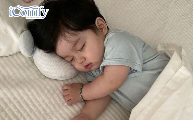 Bé trai thường có xu hướng vận động nhiều, hiếu động và dễ đổ mồ hôi