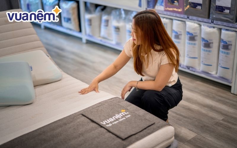 “Vua Nệm lừa đảo” có thật không? Cảnh báo chiêu trò mạo danh thương hiệu uy tín 5 Khách hàng có thể ghé trực tiếp cửa hàng để mua nệm chính hãng