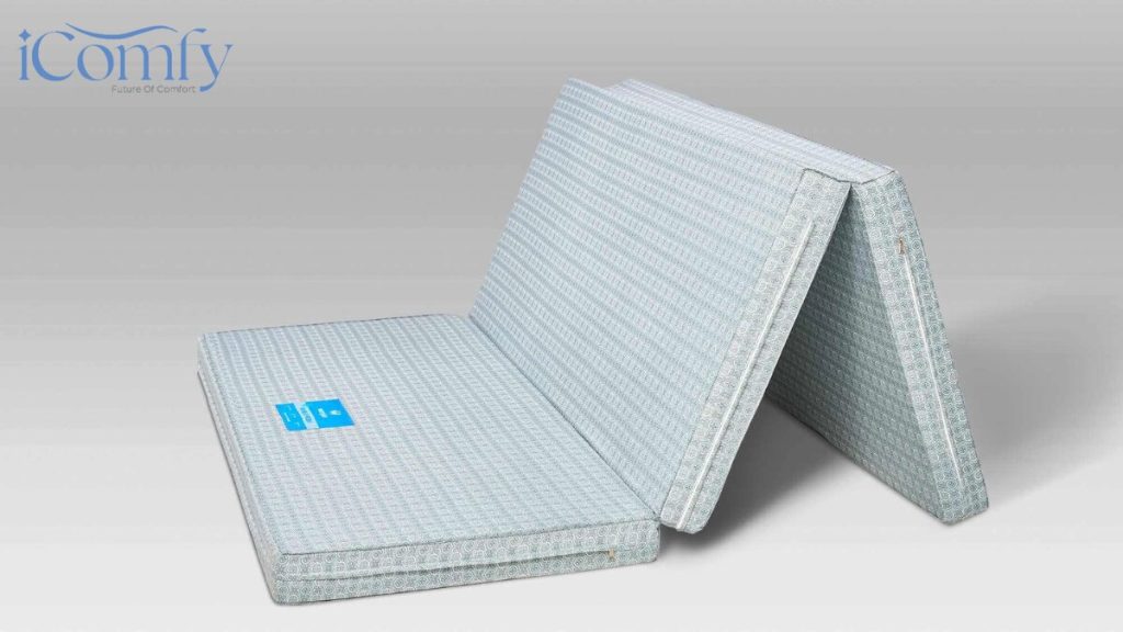 Nệm bông ép có ưu điểm là bề mặt phẳng, khả năng nâng đỡ chắc chắn