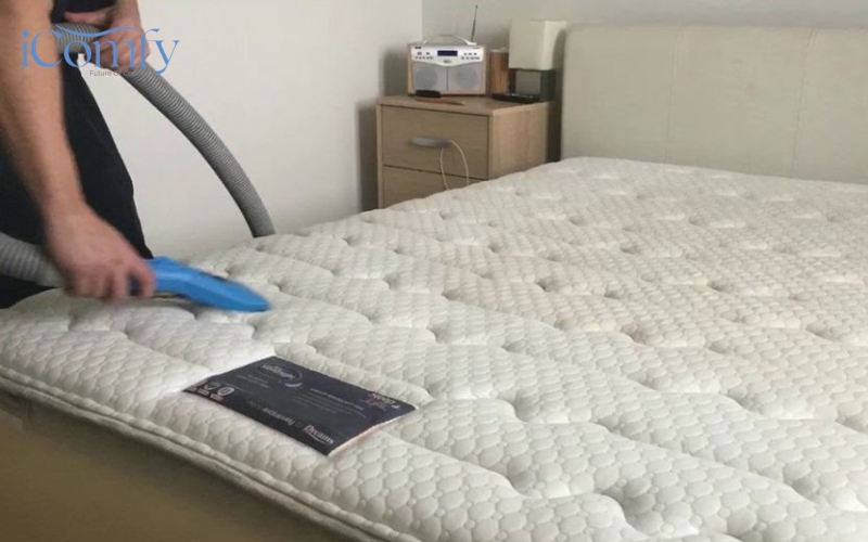 Giặt nệm khô là cách vệ sinh nệm không sử dụng hoặc chỉ dùng rất ít nước