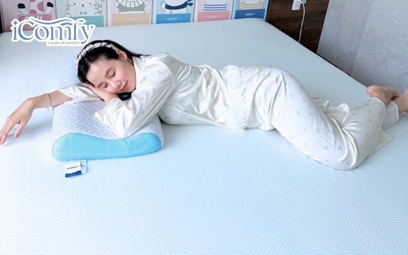 Đừng chỉ nhìn bằng mắt, hãy nằm thử ít nhất 10 – 15 phút với nhiều tư thế khác nhau