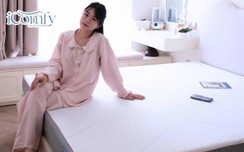 Hãy ưu tiên đến showroom để nằm thử nệm và cảm nhận thực tế độ êm, độ đàn hồi
