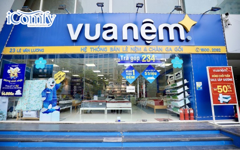 Vua Nệm & iComfy là một trong những thương hiệu nổi bật nhờ hệ thống showroom phủ rộng, sản phẩm đa dạng
