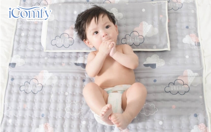 Cách chọn nệm em bé an toàn & TOP 10+ mẫu nệm tốt 2 Không cho bé nằm nệm mềm vì ảnh hưởng đến sức khoẻ toàn diện của bé