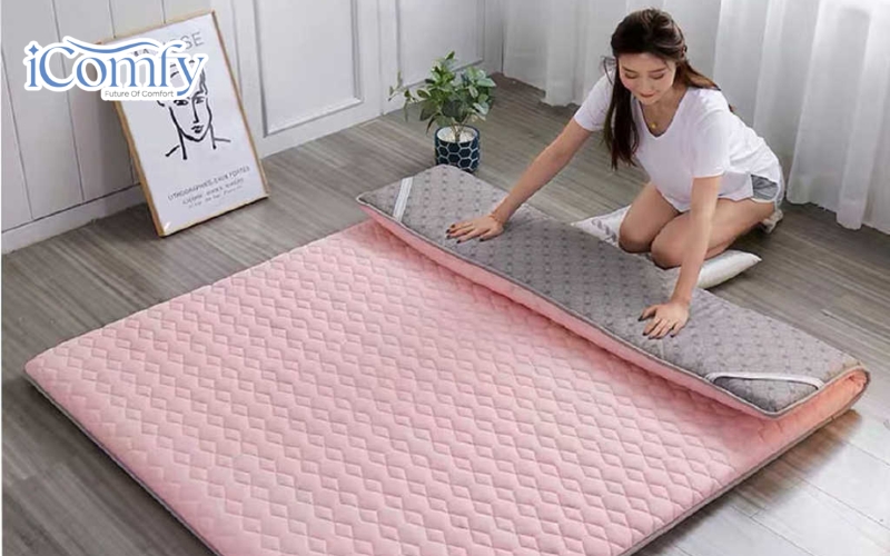 Nệm trải sàn: Ưu, nhược điểm và cách chọn nệm phù hợp 8 Để nệm trải sàn luôn sạch sẽ, bền đẹp và duy trì độ êm ái theo thời gian cần vệ sinh sạch sẽ thường xuyên