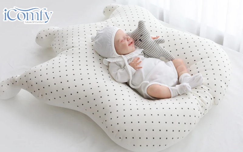 TOP 5 dòng nệm chống trào ngược an toàn & Bí quyết chọn mua 4 Thiết kế ôm gọn cơ thể còn tạo cảm giác an toàn và dễ chịu cho bé trong những tháng đầu đời