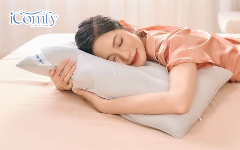 Gối than hoạt tính có tốt không? Tác dung & TOP 6 mẫu HOT 4 Bên cạnh khả năng nâng đỡ cơ thể, than hoạt tính còn góp phần tạo môi trường ngủ khô thoáng và dễ chịu